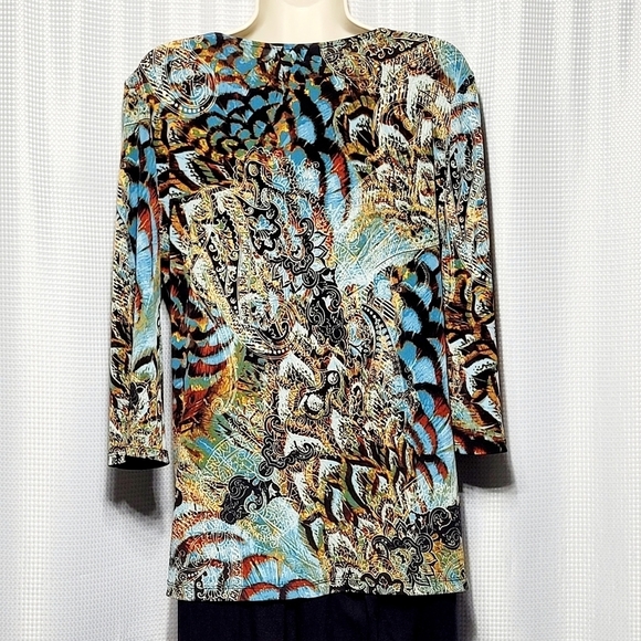 Roz & Ali Vibrant Beaded V-neck Bell Sleeve Blouse (MP) - Picture 4 of 10